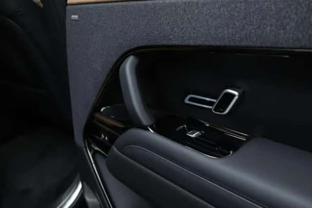 Land Rover Range Rover Sport (2023) thumbnail 38