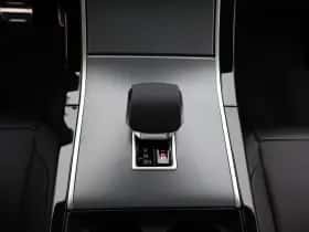 Land Rover Range Rover Velar (2025) thumbnail 11