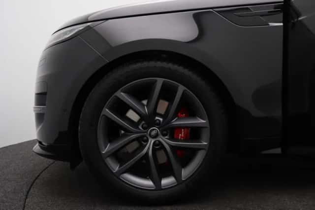 Land Rover Range Rover Sport (2026) thumbnail 16