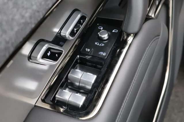 Land Rover Range Rover Sport (2026) thumbnail 30