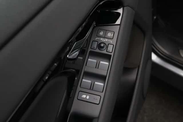 Land Rover Range Rover Evoque (2026) thumbnail 30