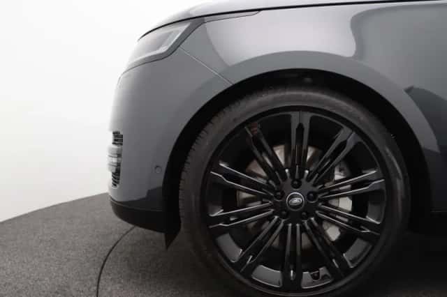 Land Rover Range Rover (2024) thumbnail 16