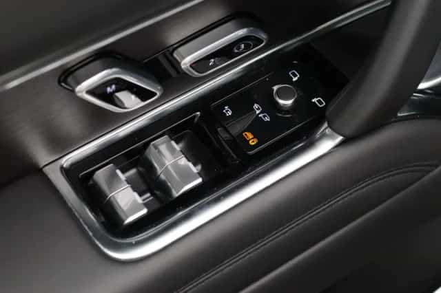 Land Rover Range Rover (2024) thumbnail 25