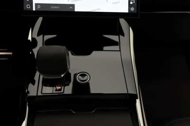 Land Rover Range Rover Sport (2024) thumbnail 11
