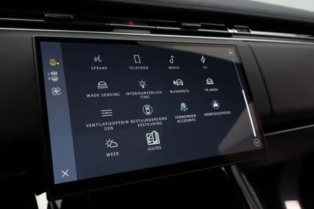 Land Rover Range Rover Sport (2024) thumbnail 25