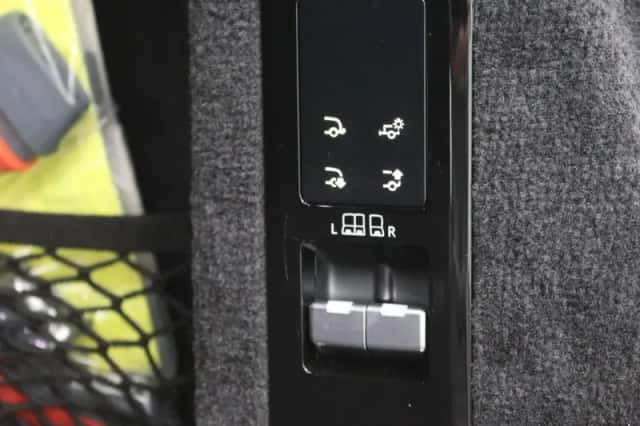 Land Rover Range Rover Sport (2024) thumbnail 32