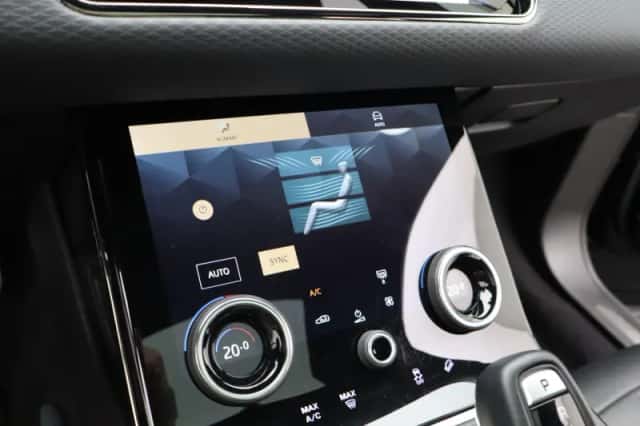 Land Rover Range Rover Evoque (2022) thumbnail 24