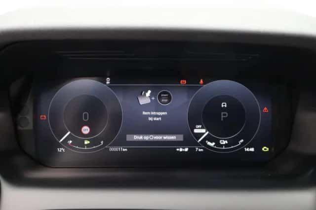 Land Rover Discovery Sport (2026) thumbnail 16