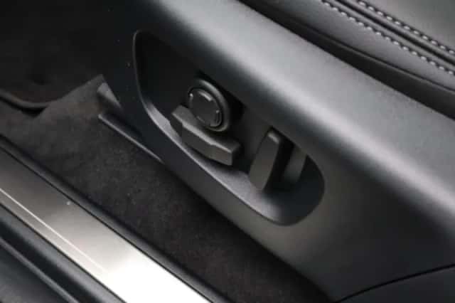 Land Rover Discovery Sport (2026) thumbnail 28