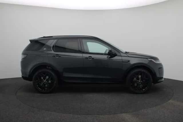 Land Rover Discovery Sport (2026) thumbnail 4