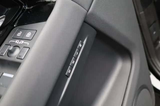 Land Rover Range Rover Evoque (2026) thumbnail 31
