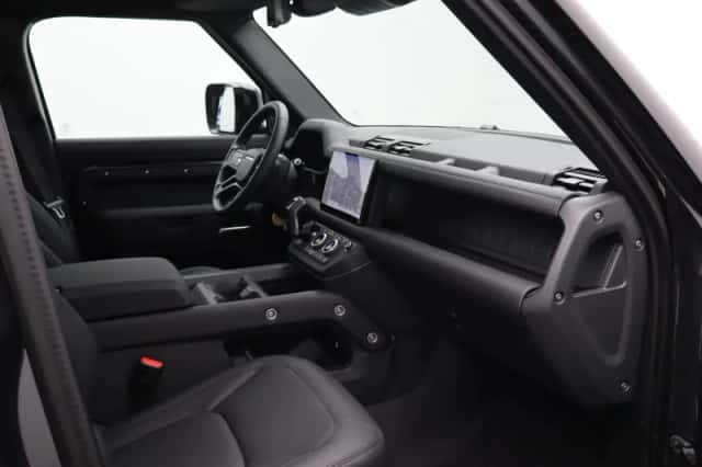 Land Rover Defender (2025) thumbnail 34