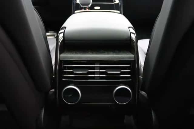 Land Rover Range Rover Sport (2024) thumbnail 36