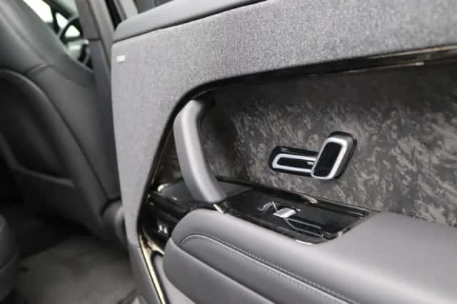 Land Rover Range Rover Sport (2024) thumbnail 38