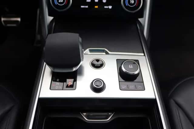 Land Rover Range Rover (2023) thumbnail 11