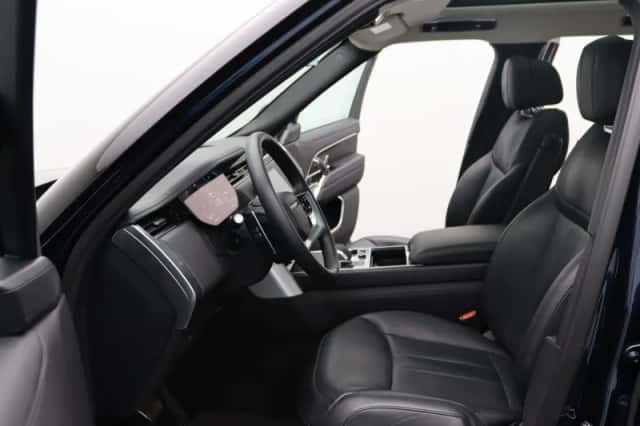 Land Rover Range Rover (2023) thumbnail 12