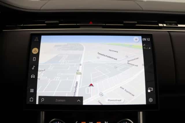 Land Rover Range Rover (2023) thumbnail 17