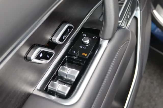 Land Rover Range Rover (2023) thumbnail 30