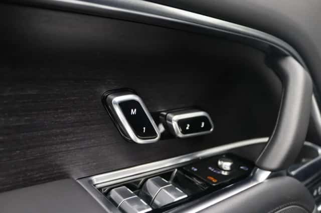 Land Rover Range Rover (2023) thumbnail 31
