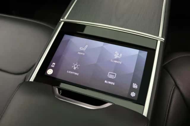 Land Rover Range Rover (2023) thumbnail 36