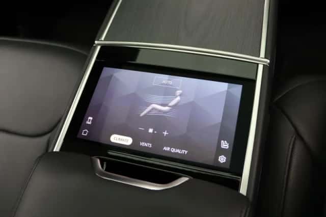 Land Rover Range Rover (2023) thumbnail 37