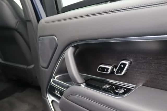 Land Rover Range Rover (2023) thumbnail 41