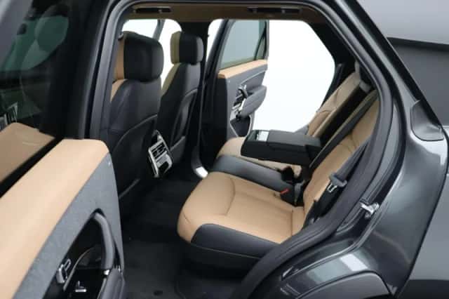 Land Rover Range Rover Sport (2026) thumbnail 13
