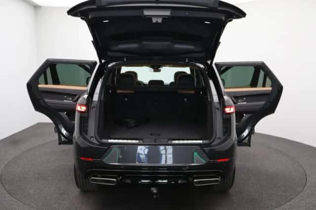 Land Rover Range Rover Sport (2026) thumbnail 16