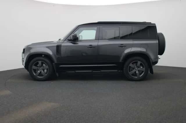 Land Rover Defender (2025) thumbnail 5