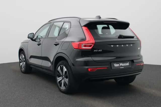 Volvo XC40 (2022) thumbnail 2