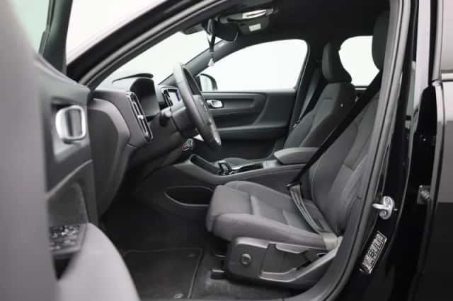 Volvo XC40 (2022) thumbnail 11