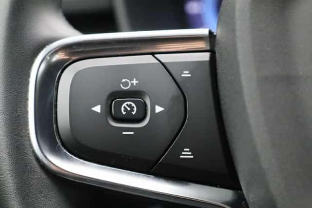 Volvo XC40 (2022) thumbnail 17
