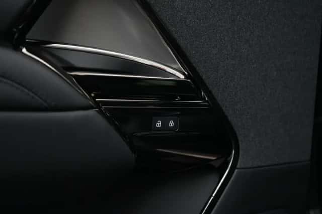 Land Rover Range Rover Sport (2026) thumbnail 39