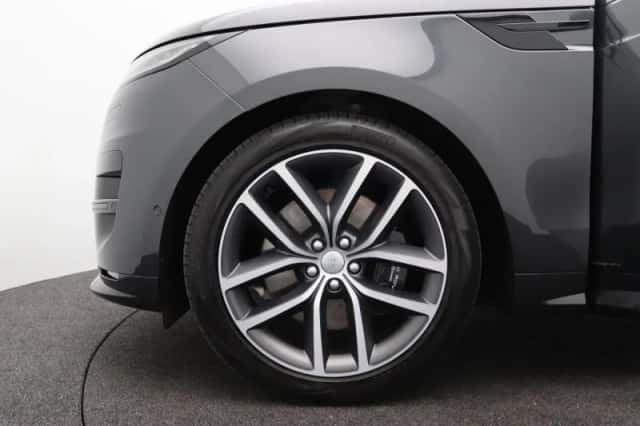 Land Rover Range Rover Sport (2023) thumbnail 16