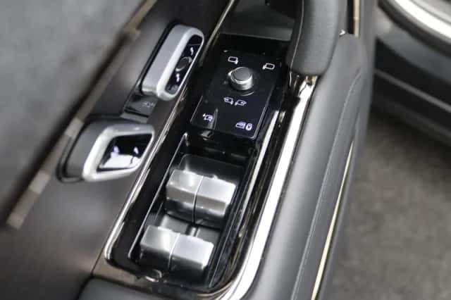 Land Rover Range Rover Sport (2023) thumbnail 30