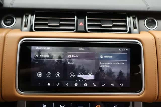 Land Rover Range Rover (2021) thumbnail 17