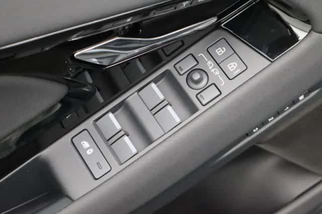 Land Rover Range Rover Evoque (2026) thumbnail 18