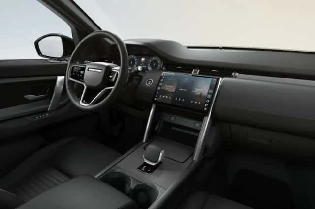 Land Rover Discovery Sport (2026) thumbnail 3