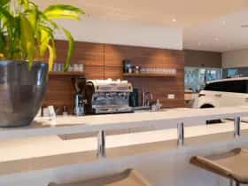 Land Rover Range Rover Velar (2026) thumbnail 58