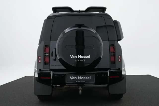 Land Rover Defender (2024) thumbnail 6