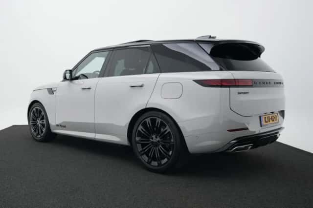 Land Rover Range Rover Sport (2026) thumbnail 3