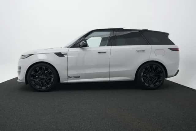 Land Rover Range Rover Sport (2026) thumbnail 5