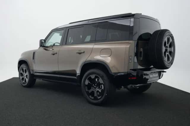 Land Rover Defender (2026) thumbnail 3