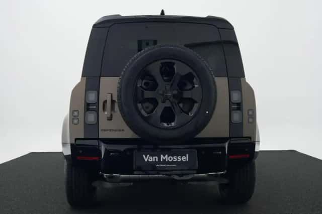 Land Rover Defender (2026) thumbnail 6
