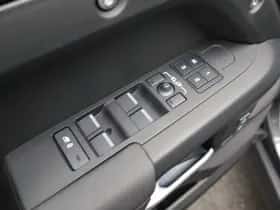 Land Rover Defender (2025) thumbnail 25