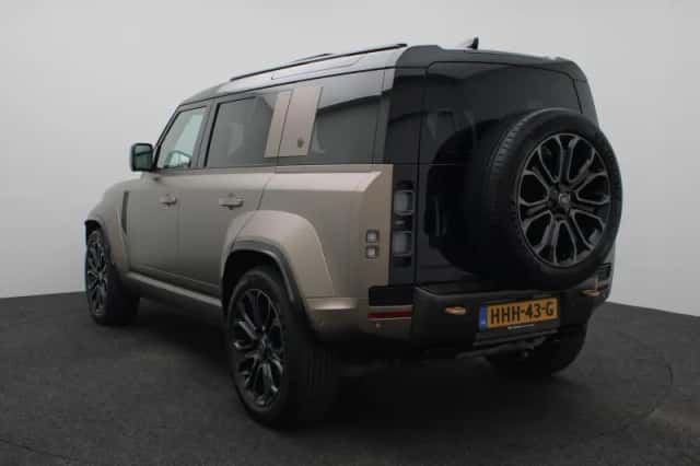 Land Rover Defender (2025) thumbnail 3