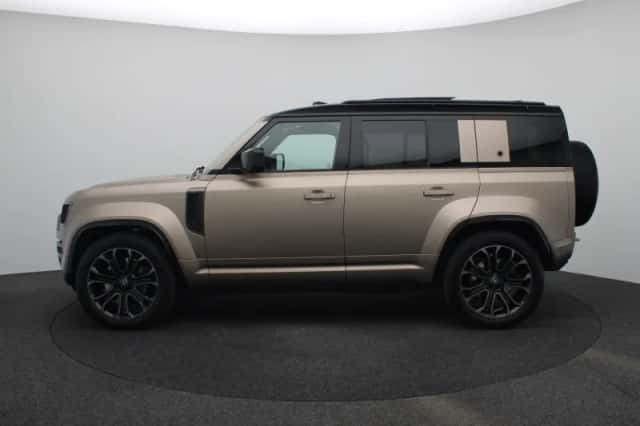 Land Rover Defender (2025) thumbnail 5