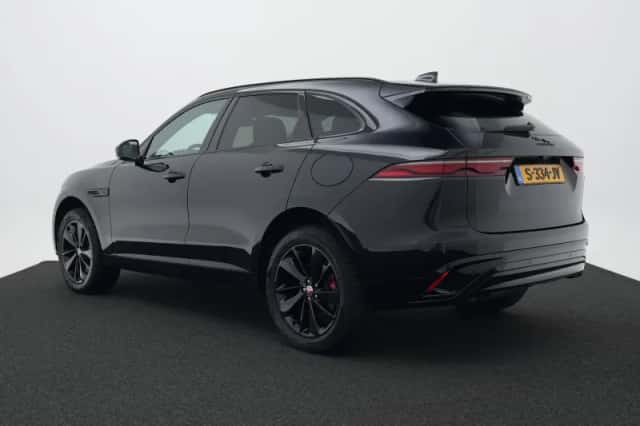 Jaguar F-Pace (2023) thumbnail 3