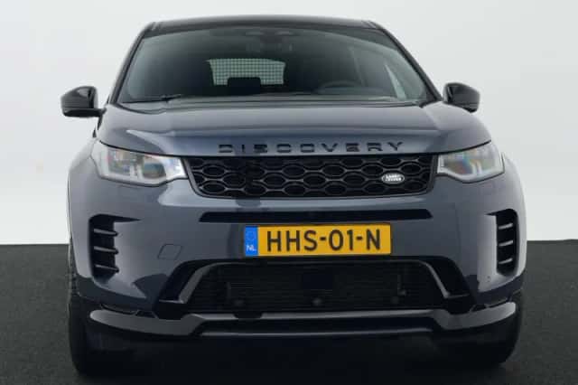 Land Rover Discovery Sport (2025) thumbnail 4