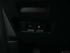 Land Rover Discovery Sport thumbnail 19